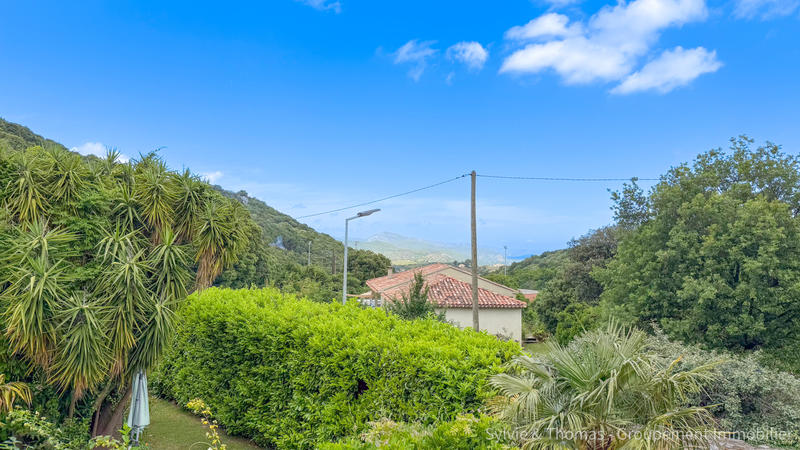 Maison - 370 m² - 14 pièces