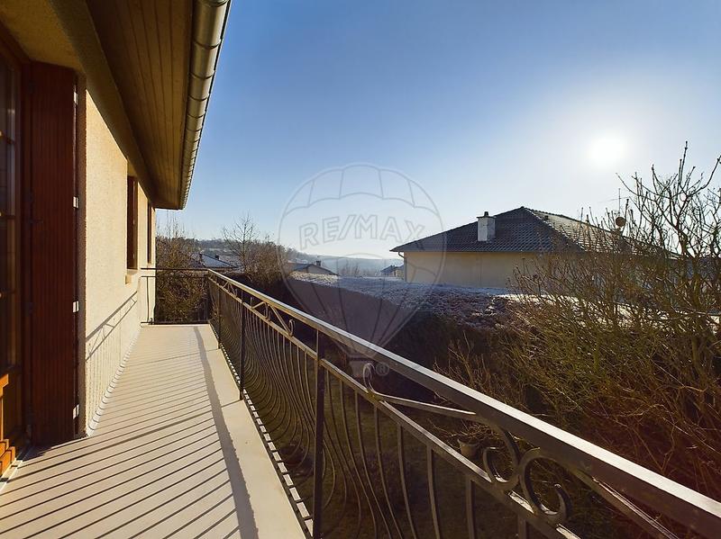 Maison - 90 m² - 6 pièces