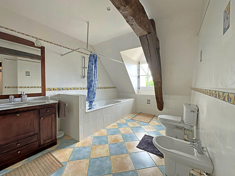 Maison - 285 m² - 9 pièces