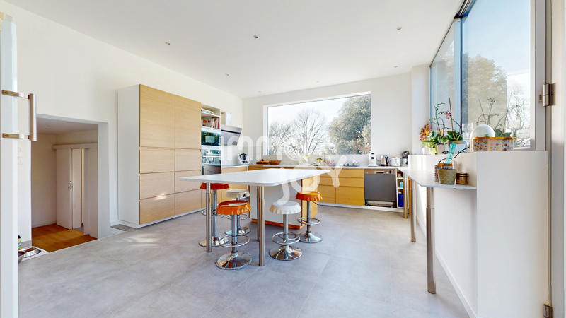 Maison - 217 m² - 5 pièces