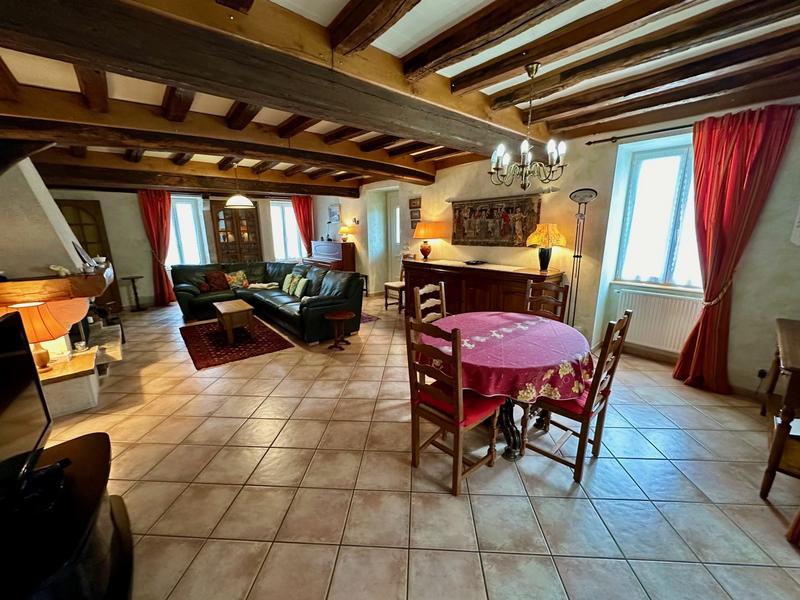 Maison ancienne - 192 m² - 8 pièces
