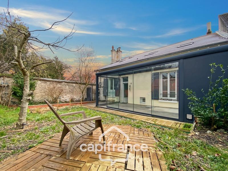 Maison - 223 m² - 8 pièces