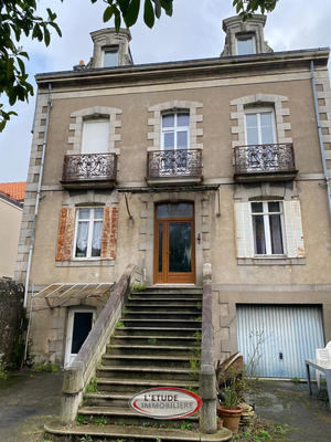 Maison - 215 m² - 10 pièces