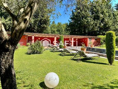 Maison - 280 m² - 8 pièces