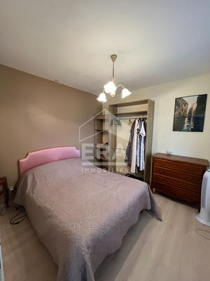 Maison - 235 m² - 8 pièces