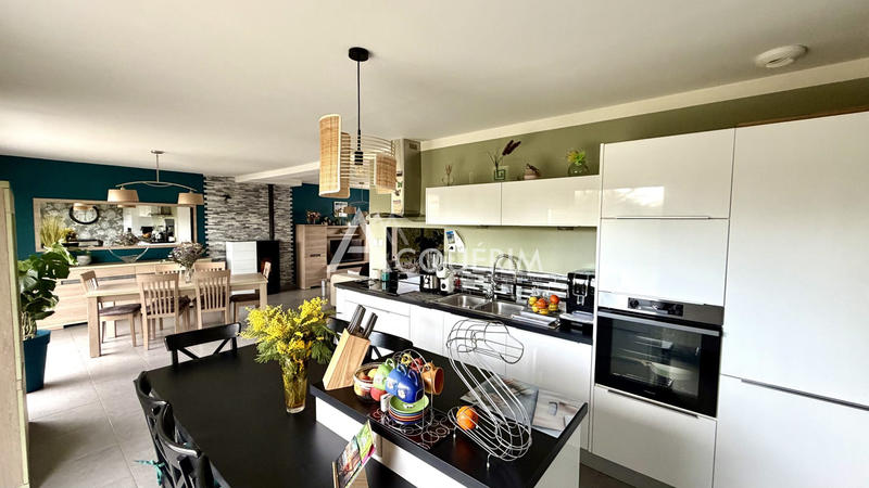 Maison - 111 m² - 5 pièces