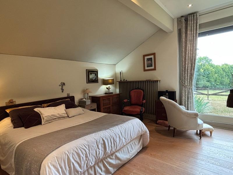 Propriété - 237 m² - 11 pièces