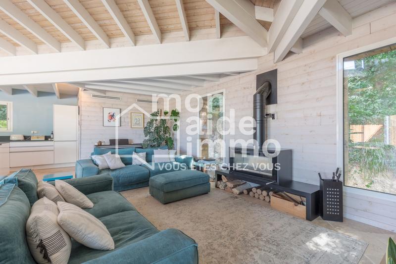 Maison contemporaine - 227 m² - 7 pièces