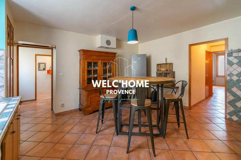 Maison - 210 m² - 8 pièces