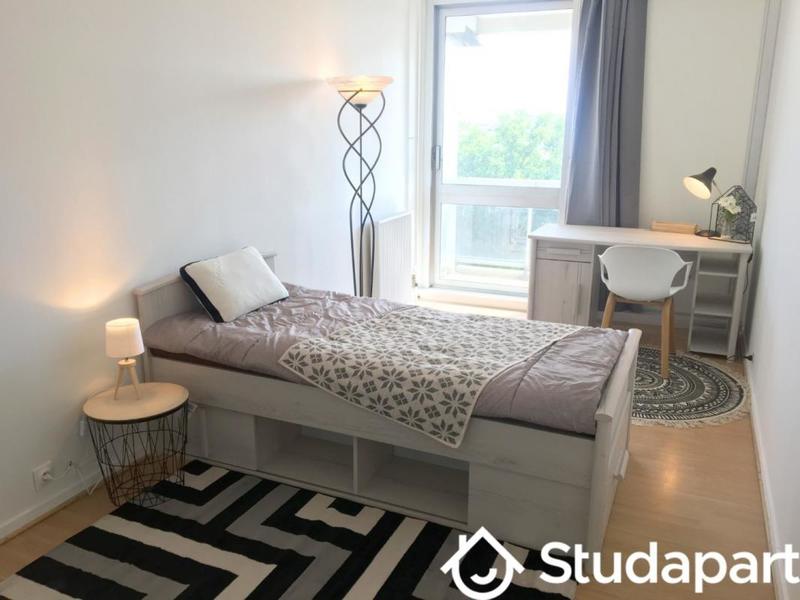 Chambre - 11 m² - 1 pièce