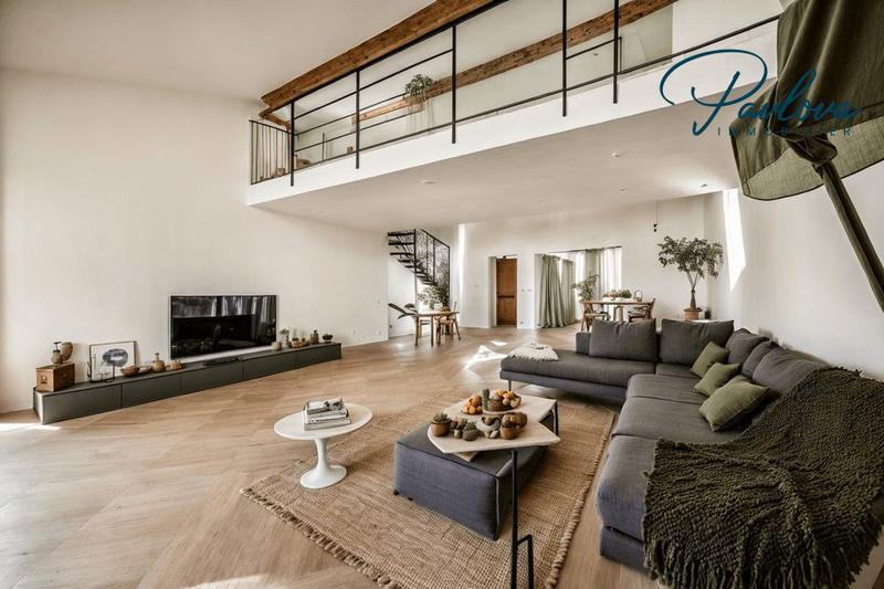 Maison - 203 m² - 6 pièces