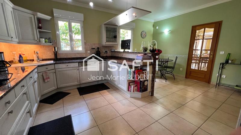 Maison - 267 m² - 9 pièces