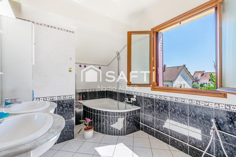 Maison - 155 m² - 6 pièces
