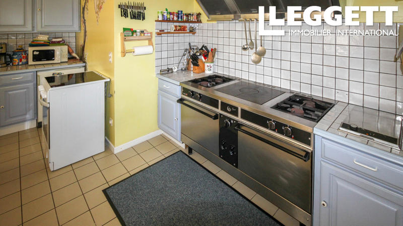 Propriété - 225 m² - 16 pièces