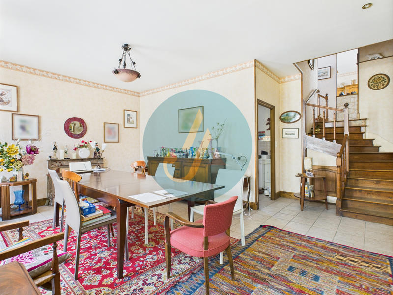 Maison - 169 m² - 7 pièces