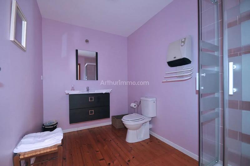 Maison - 742 m² - 12 pièces