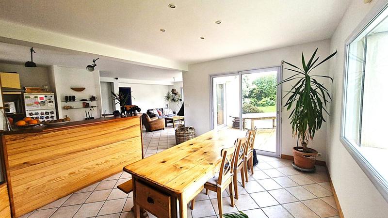 Maison - 177 m² - 7 pièces