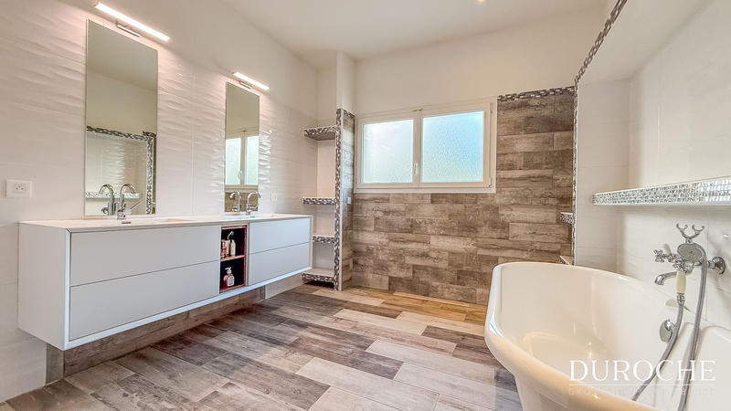 Villa - 210 m² - 5 pièces