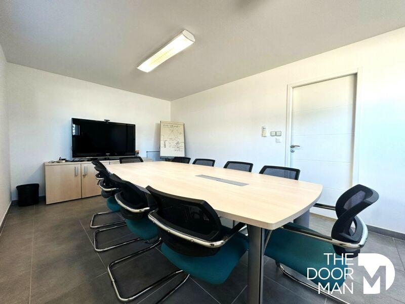 Bureau - 218 m² - 7 pièces