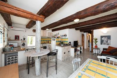 Maison - 242 m² - 10 pièces