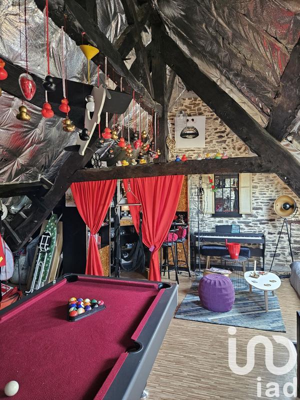 Maison - 313 m² - 9 pièces