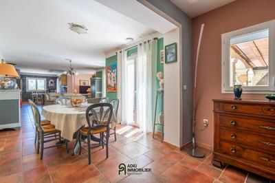 Villa - 243 m² - 7 pièces