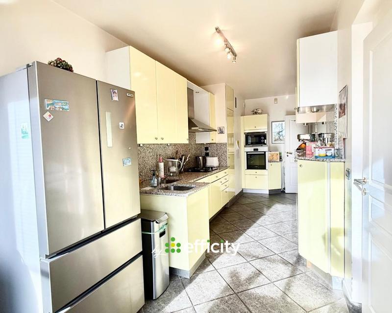 Appartement - 141 m² - 5 pièces