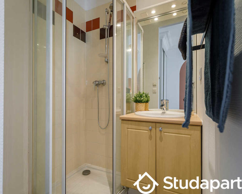 Chambre - 120 m² - 1 pièce