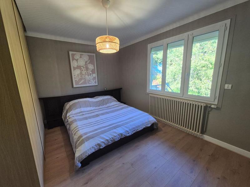 Maison - 221 m² - 7 pièces