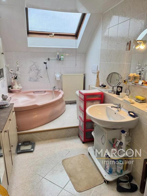 Maison - 175 m² - 10 pièces