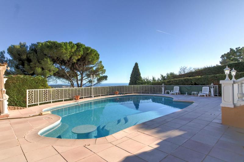 Villa - 378 m² - 10 pièces