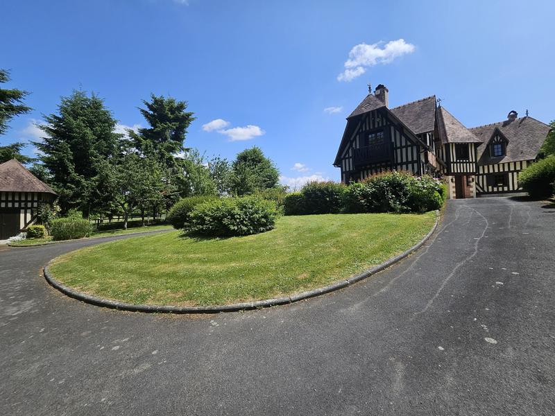 Maison traditionnelle - 176 m² - 7 pièces