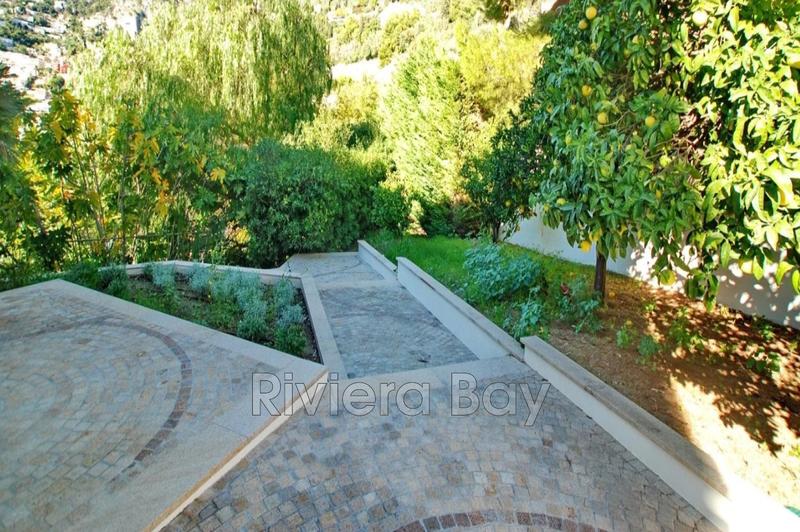 Villa - 437 m² - 7 pièces