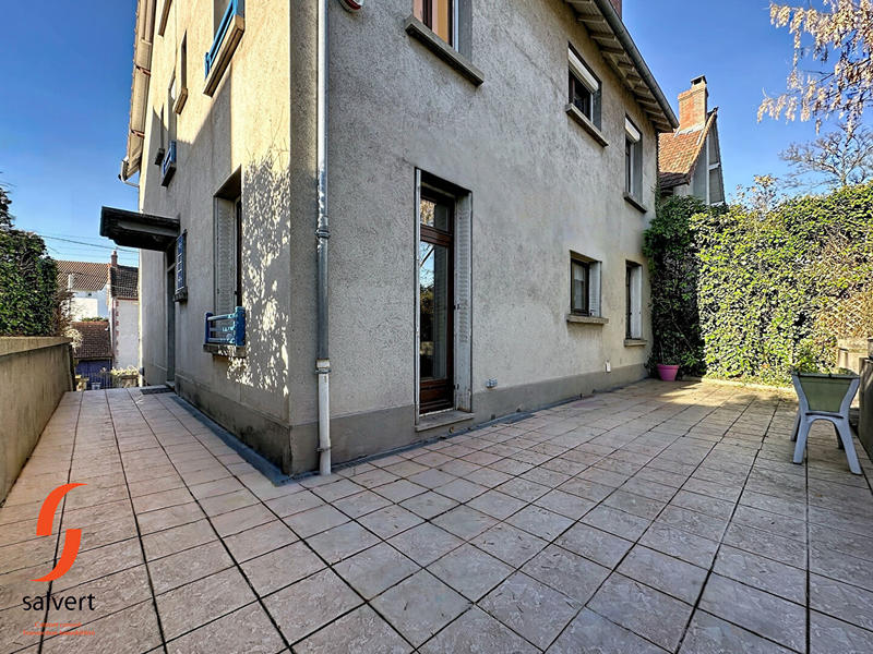 Maison - 220 m² - 10 pièces
