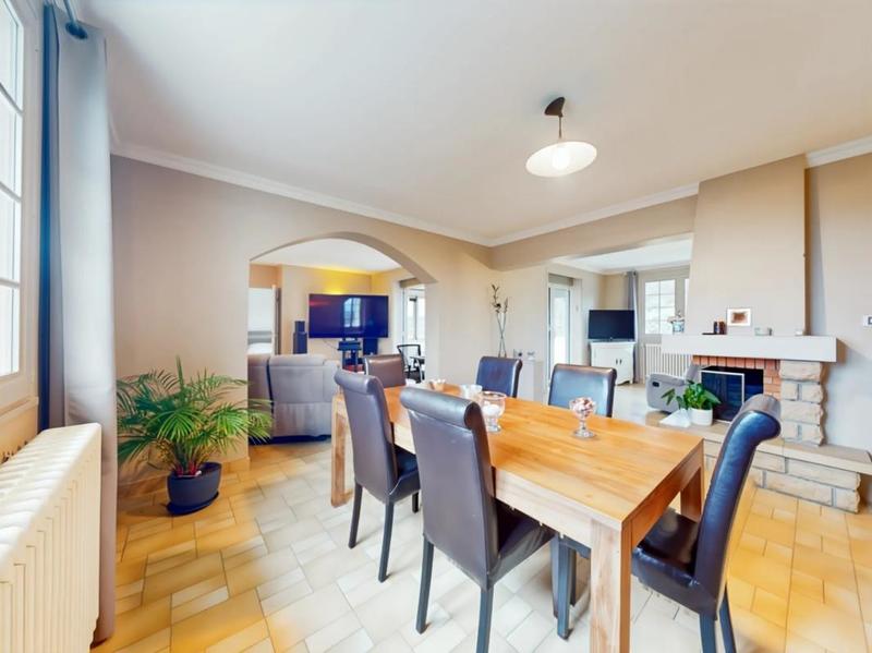 Maison - 180 m² - 7 pièces