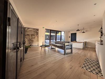 Maison - 200 m² - 3 pièces