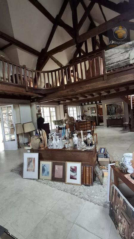 Propriété - 193 m² - 7 pièces