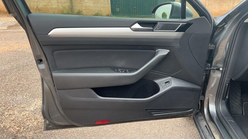 Volkswagen Passat Sw VIII 2.0 Tdi 150 Dsg6 Confortline - Automatique