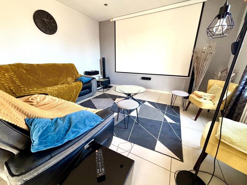 Maison - 220 m² - 8 pièces