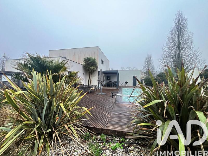 Maison - 187 m² - 7 pièces