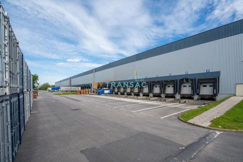 Entrepôt - 32 863 m²