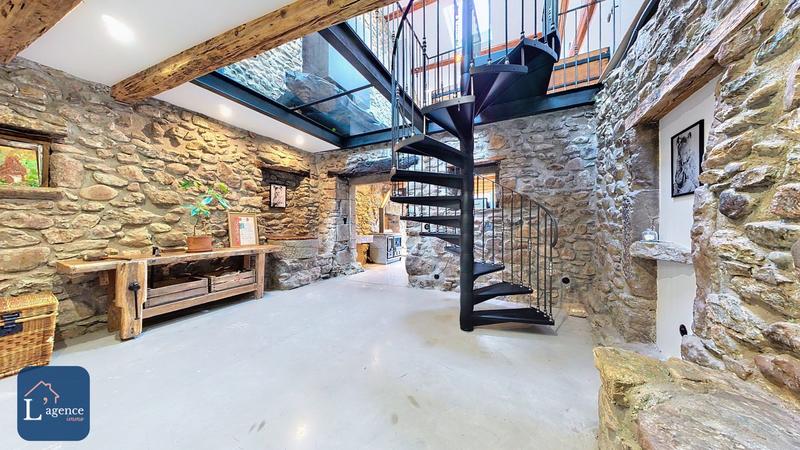 Maison - 499 m² - 7 pièces