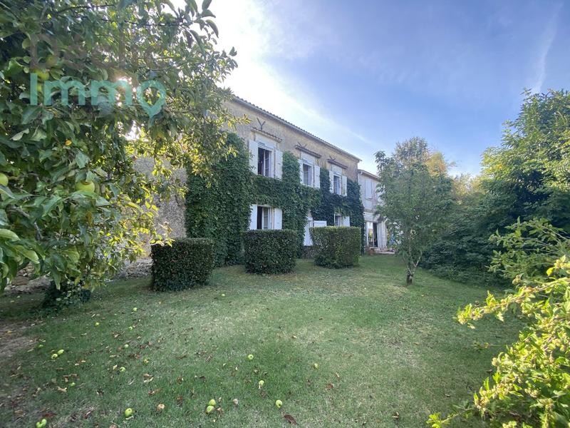 Maison - 249 m² - 7 pièces