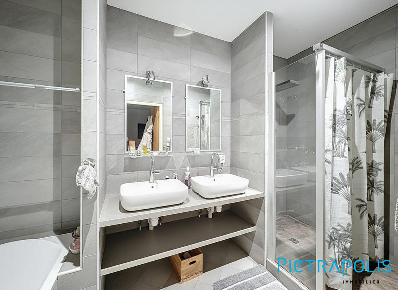 Appartement - 120 m² - 4 pièces