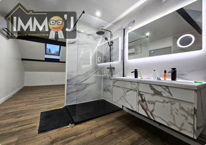 Maison - 108 m² - 7 pièces