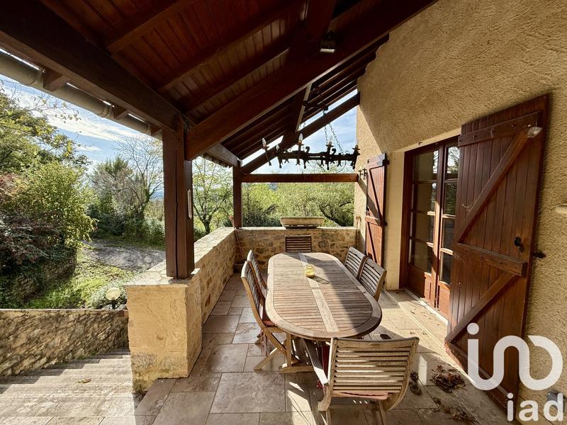 Maison - 186 m² - 9 pièces