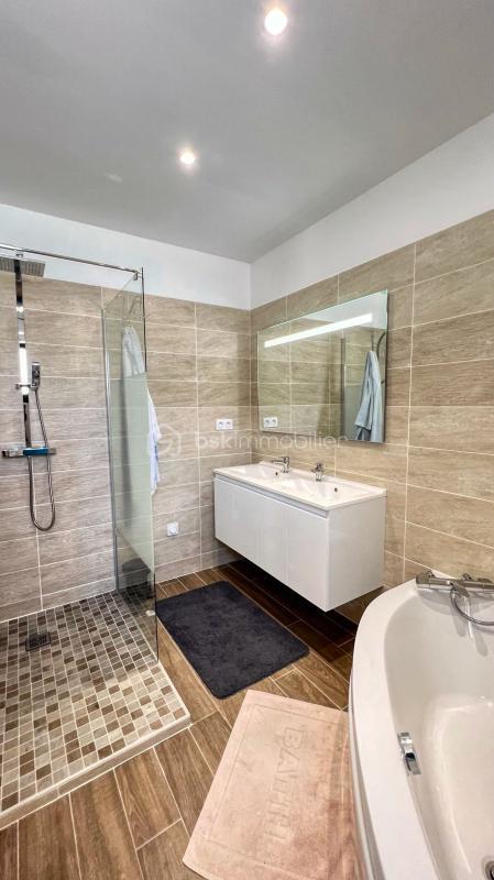 Maison - 163 m² - 5 pièces