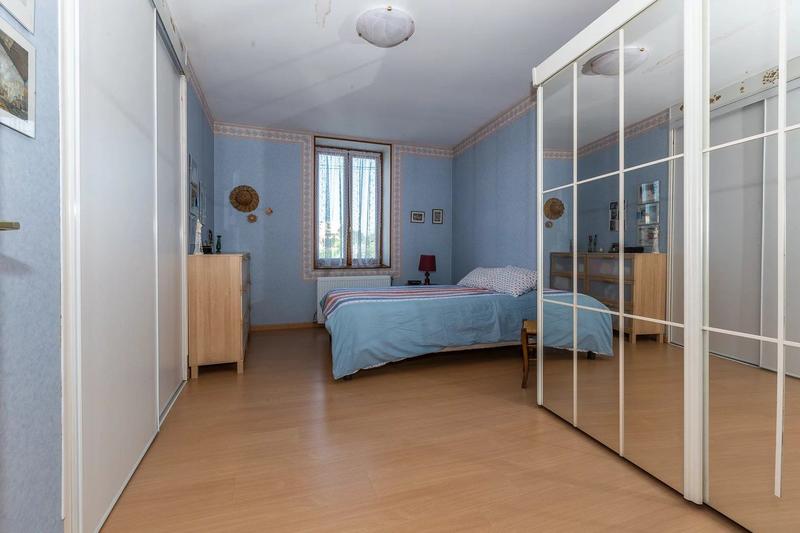 Maison - 245 m² - 8 pièces