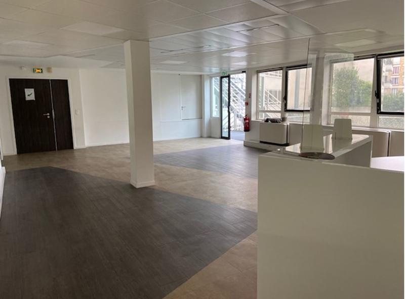 Bureau - 591 m²
