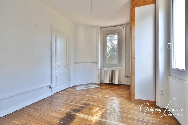 Maison - 200 m² - 8 pièces